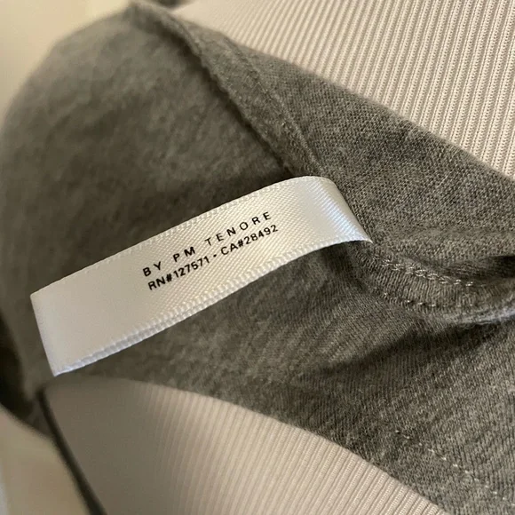 Very cool RVCA open back t-shirt - Picture 10 of 12